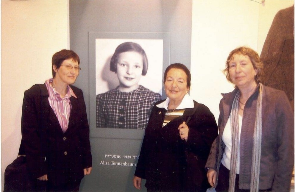 Alisa with her daughters Batel and Bina at Lohamei Hagetaot